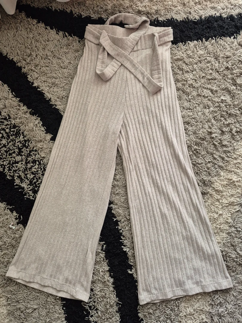 Stradivarius pantalone trikotaza