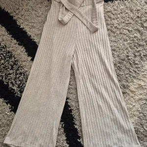 Stradivarius pantalone trikotaza