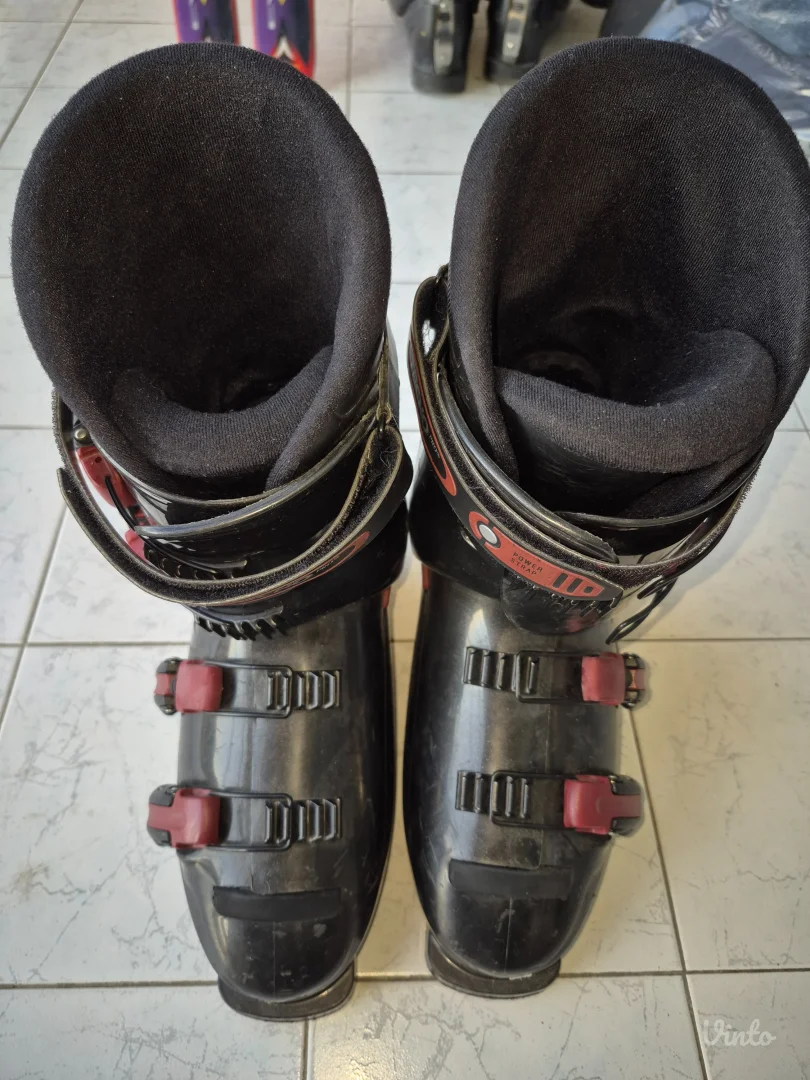 Skije,pancerice i stapovi