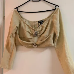 PRETTYLITTLETHING Set - Suknja i top