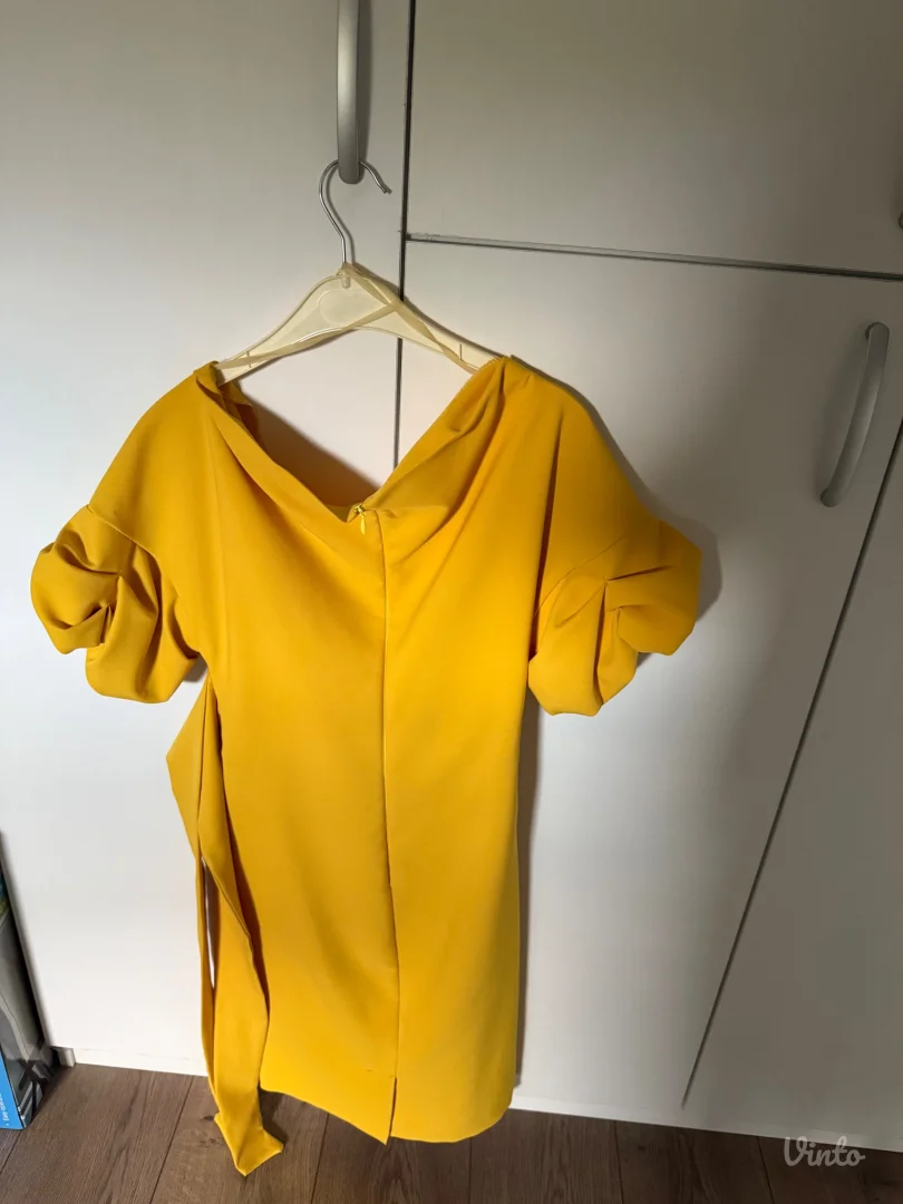 Zuta svecana haljina