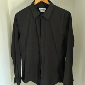 Zara crna muška košulja
