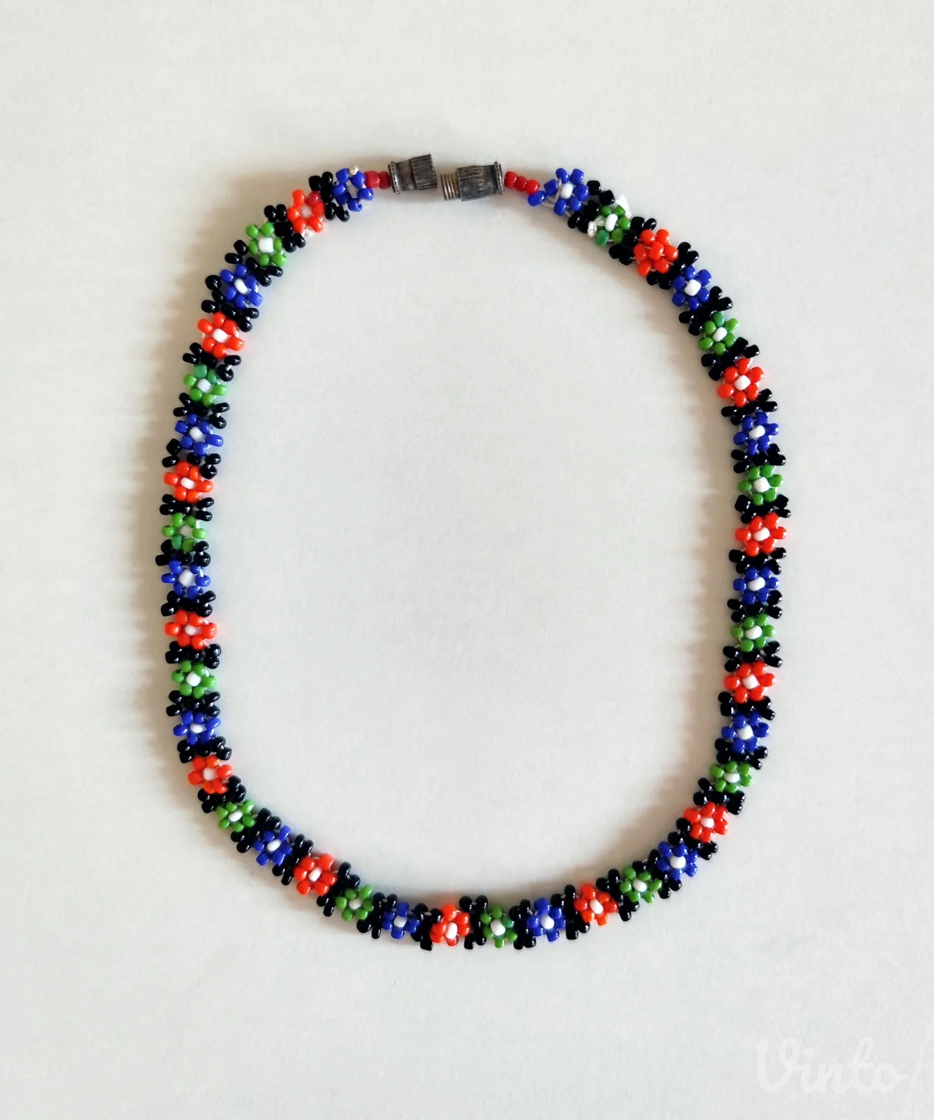 Mala choker ogrlica, cvetići