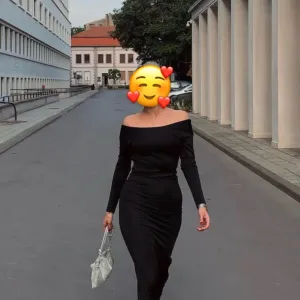 Crna svečana haljina