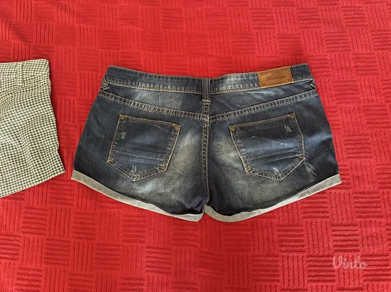 Fishbone i Stradivarius sorts