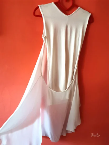 Bela viseslojna majica