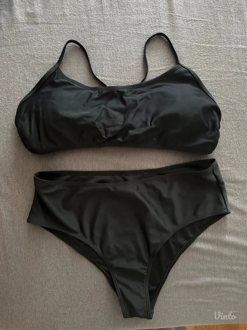 Crni dvodelni kupaci Novo