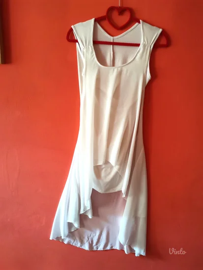 Bela viseslojna majica