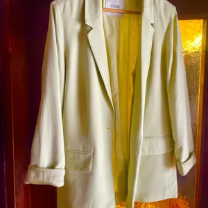 Waikiki pastelno zeleni laneni sako NOVO