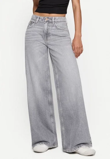 Bershka široke farmerke NOVO