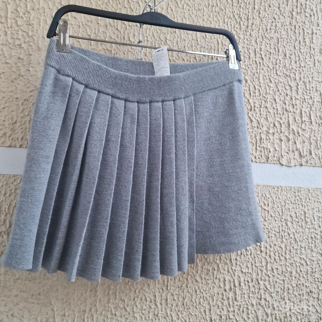 Vunena suknja Stefanel M