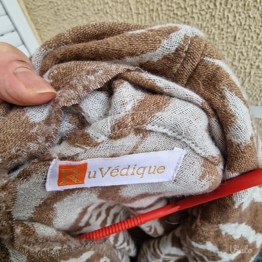 Švajcarski vuneni kardigan RuVédique onesaize