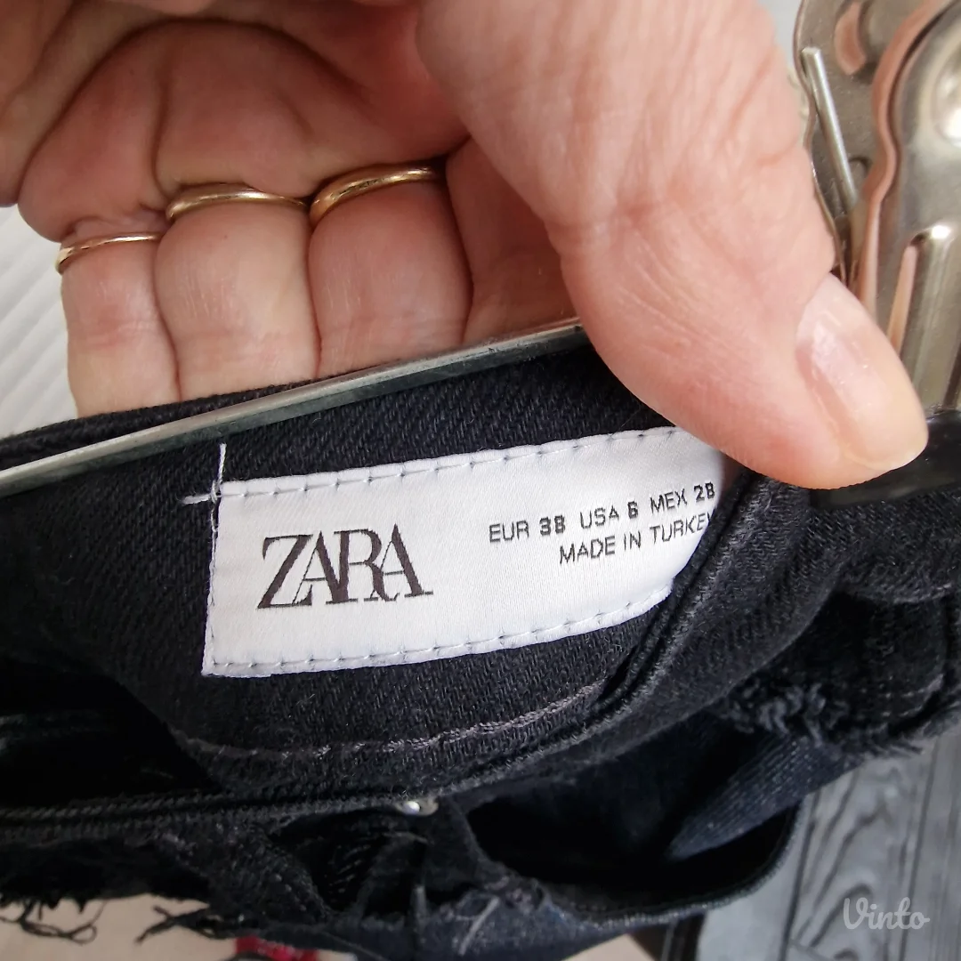 Farmerke Zara 38 oversaze Novo