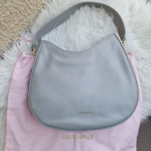 Kožna torba Coccinelle Novo original