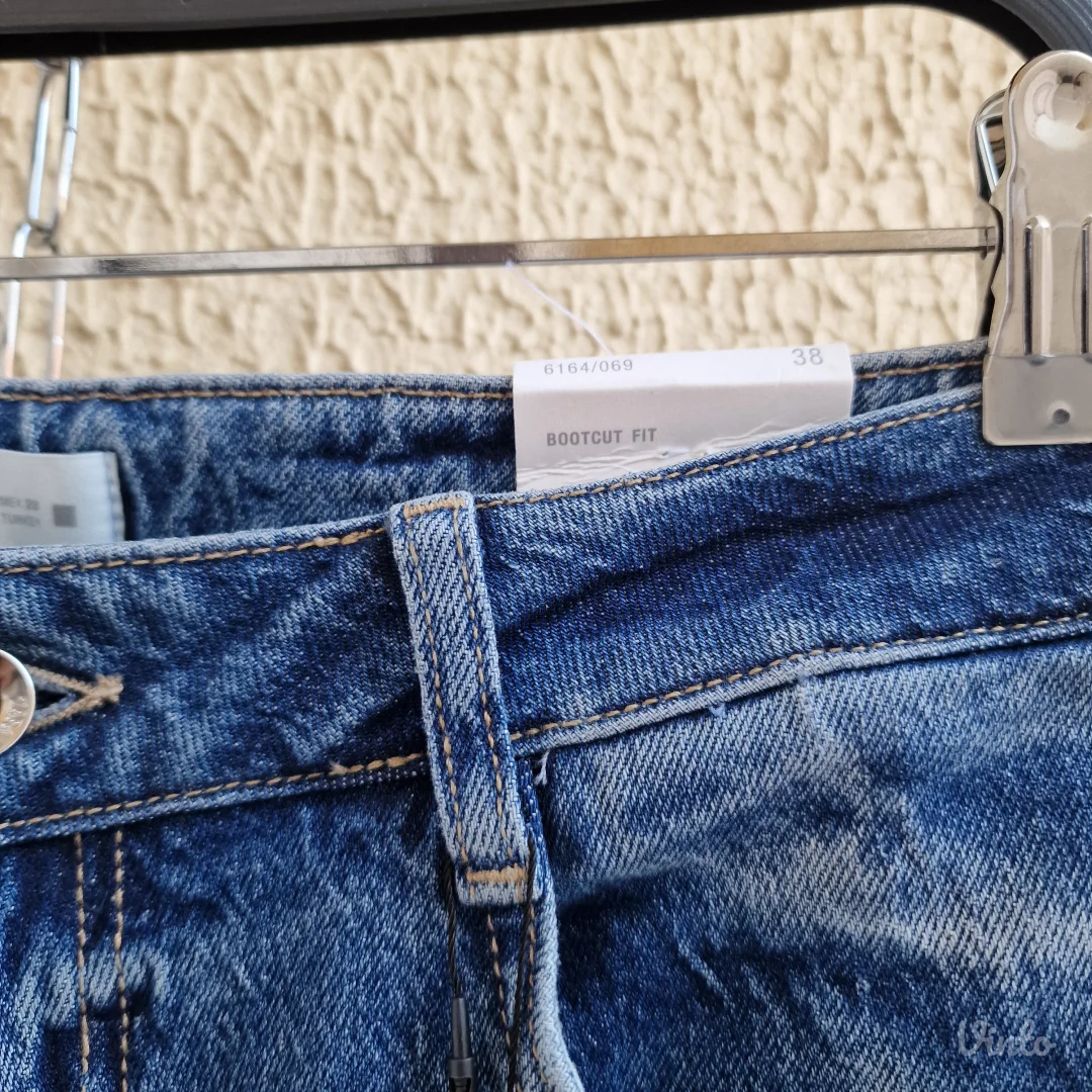 Farmerke Zara 38 Novo Bootcut Fit