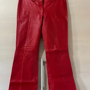 Kozne retro pantalone