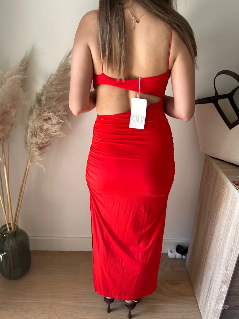 Zara crvena midi haljina👗sa etiketom‼️