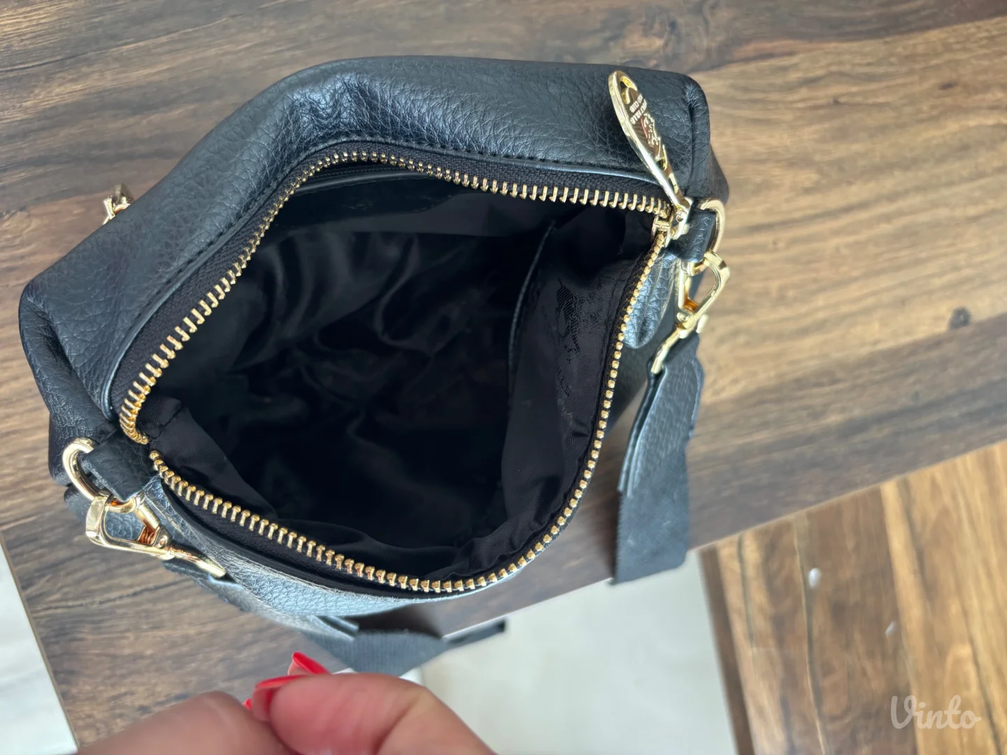 Beverly Hills Polo Club crna crossbody torba - KAO NOVA