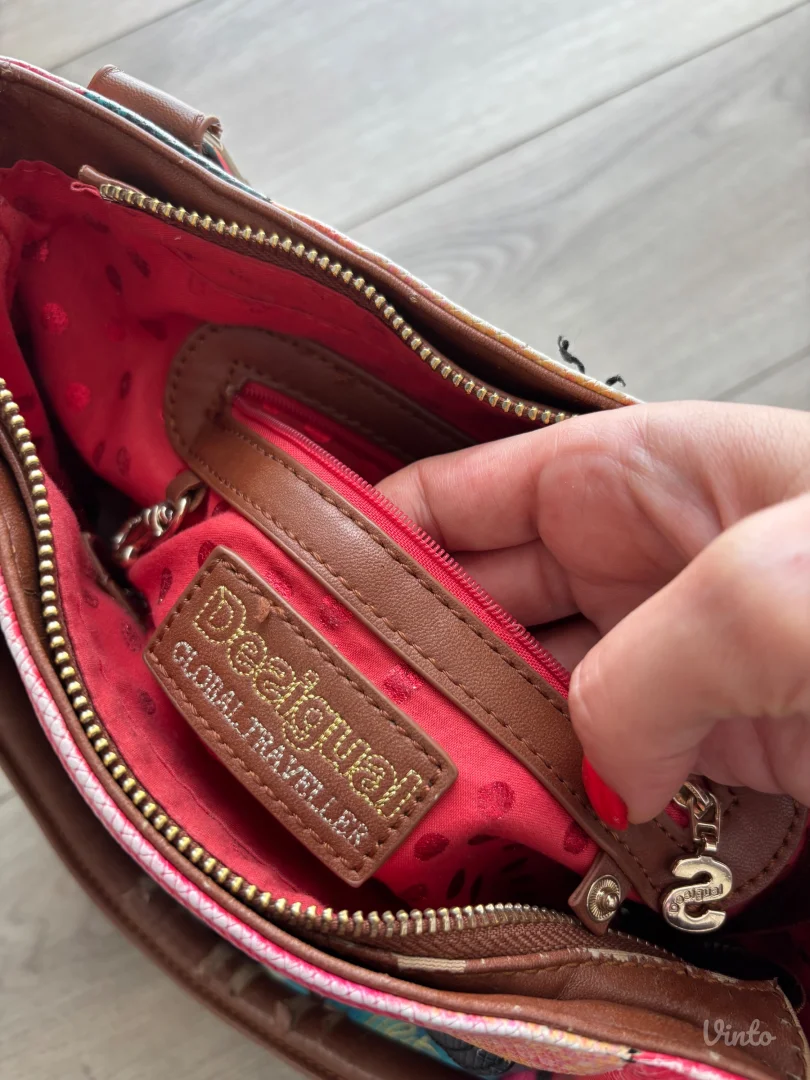 ORIGINAL Desigual torba – Global Traveller (Oštećene ručke)