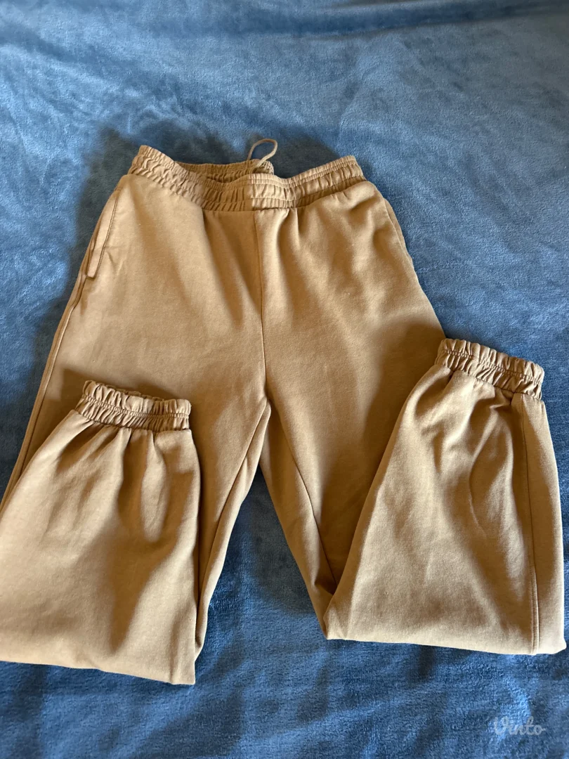 Bershka- komplet trenerka