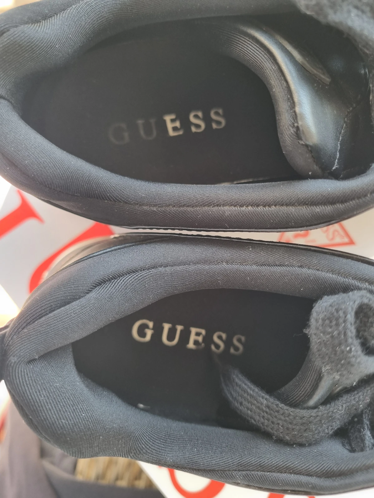 Guess patike