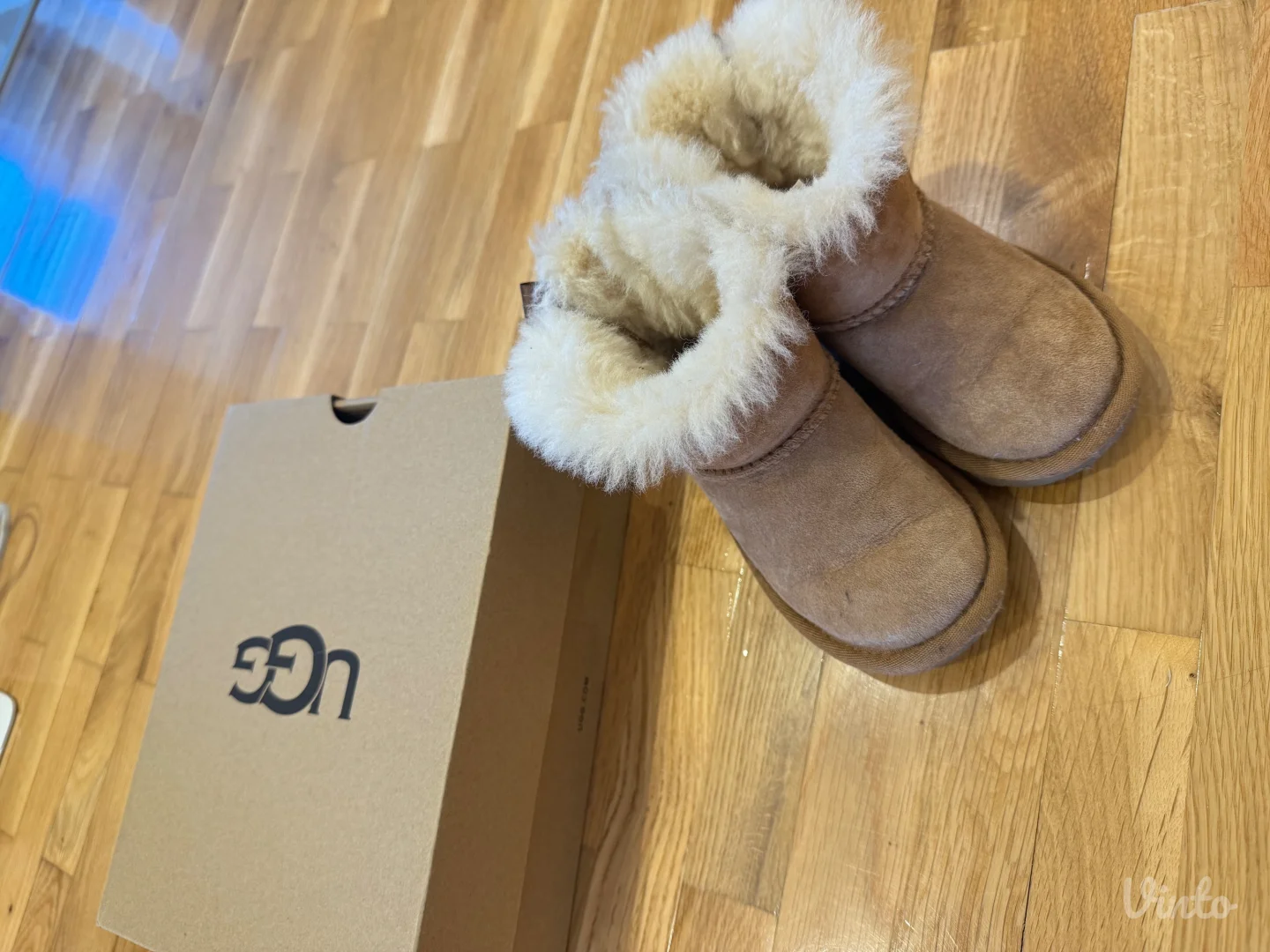 UGG - Kids 23.5