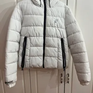 Superdry jakna 38– top model, odlično stanje