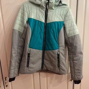 ✨ Killtec jakna – idealna za skijanje i svakodnevnu zimsku upotrebu ✨