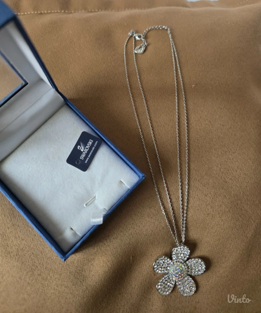 Swarovski ogrlica NOVO!