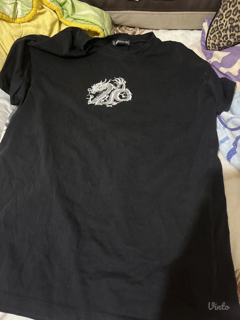 Crna majica sa zmajem