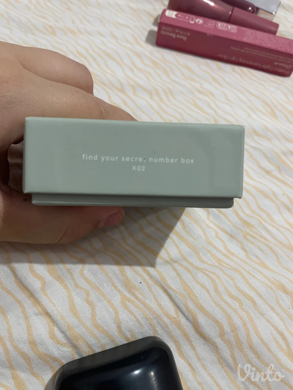 THREE cosmetics box od tri lipsticka