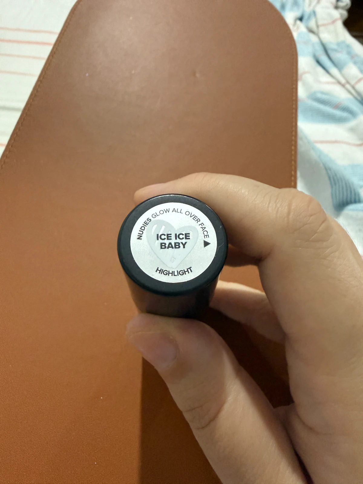 Nudestix Nudies Glow hajlajter u stiku – nijansa Ice Ice Baby