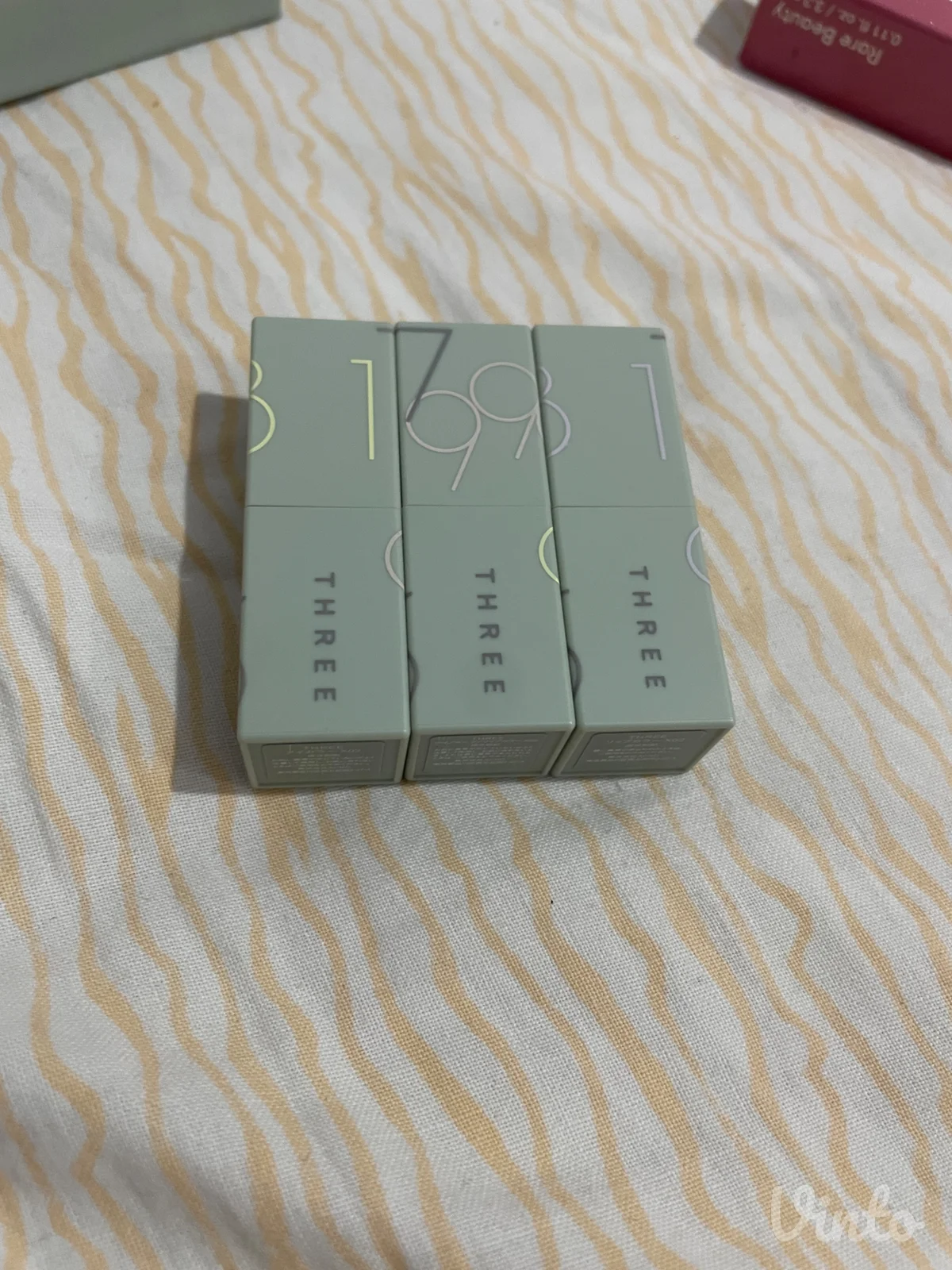 THREE cosmetics box od tri lipsticka