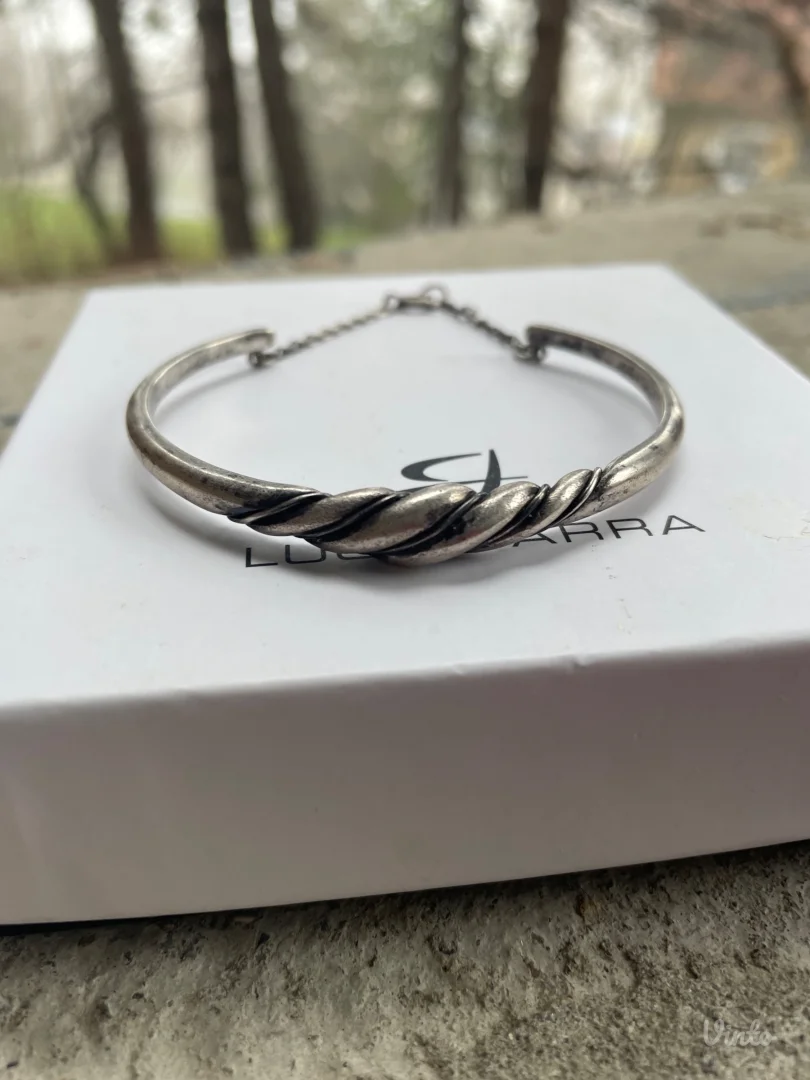 Narukvica iz antikvarnice