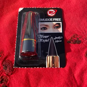 Kohl arapski ajlajner