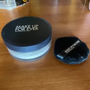 Make up forever HD SKIN SETTING POWDER