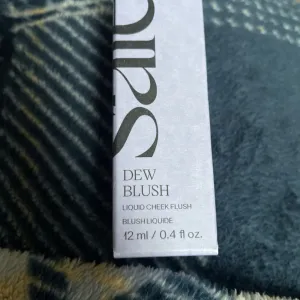 Saie dew blush