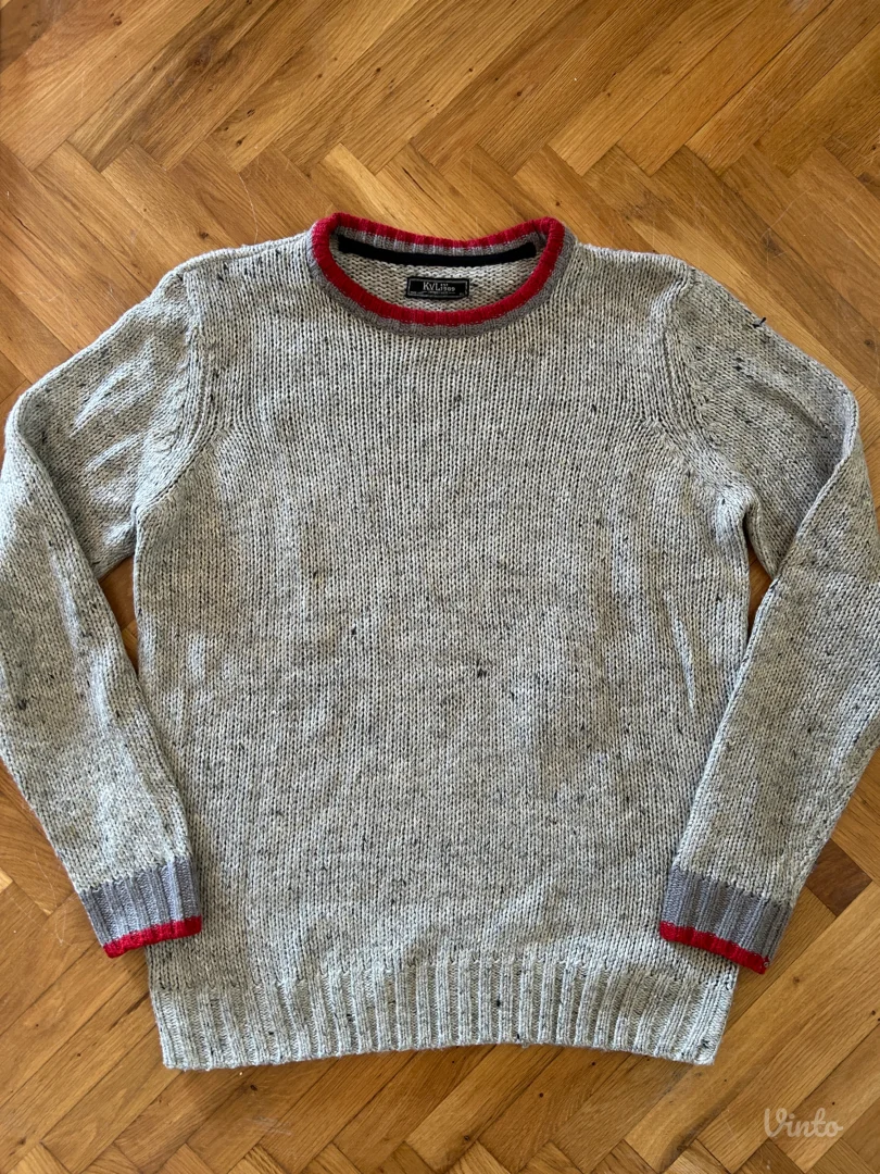 Skoro nov muski dzemper