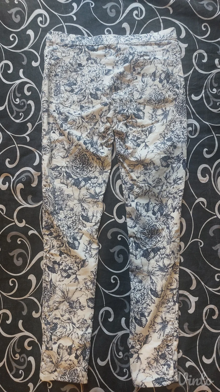 H&M nove cvetne pantalone