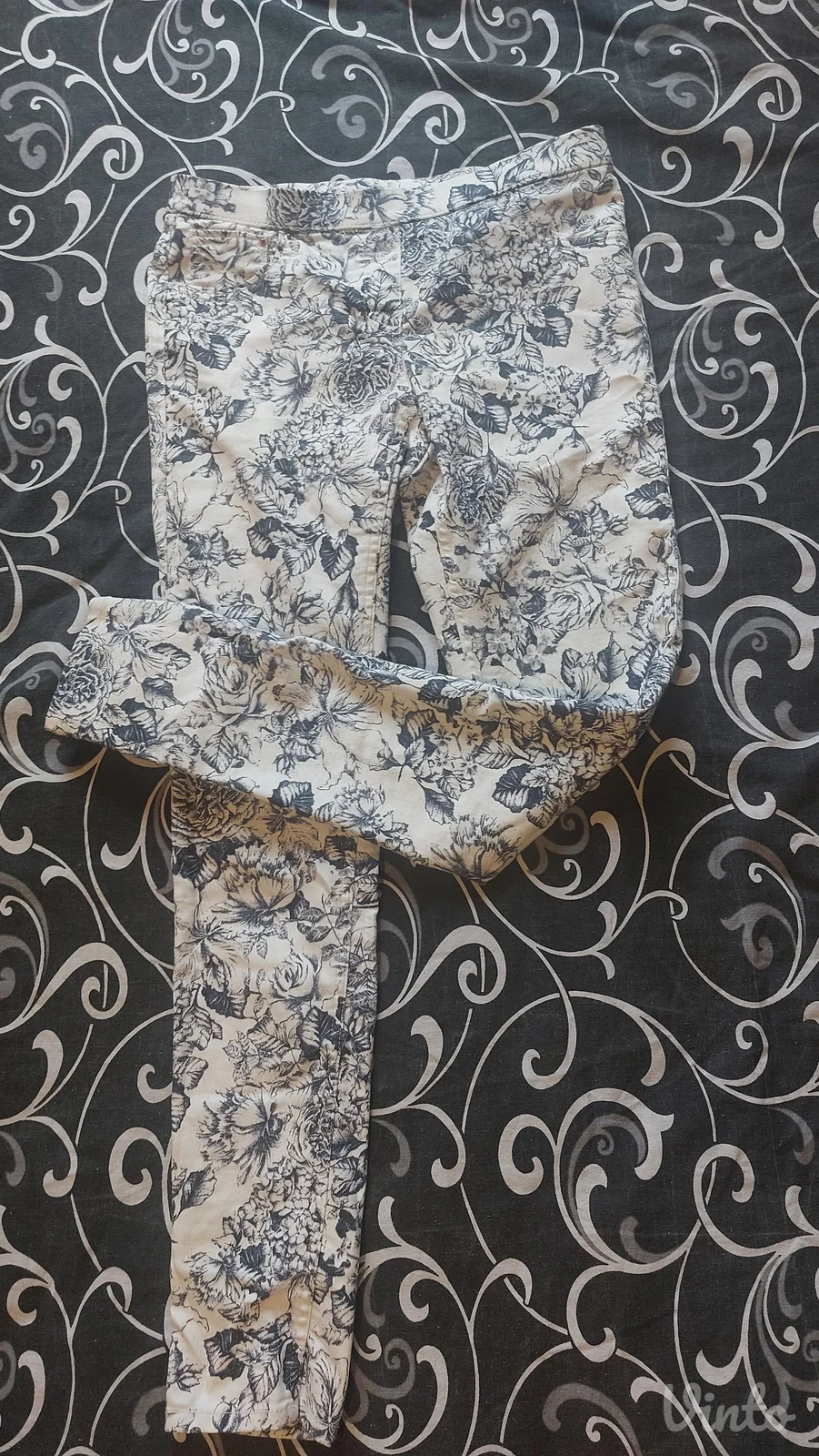 H&M nove cvetne pantalone