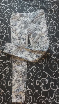 H&M nove cvetne pantalone