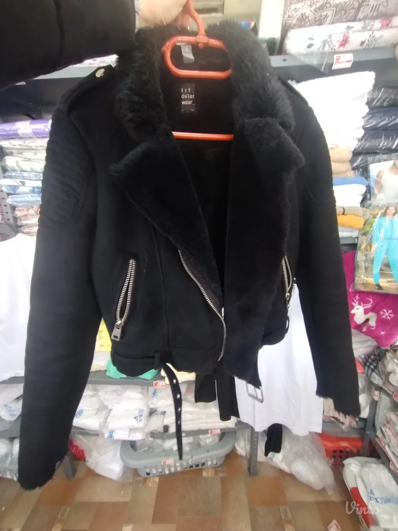 Zara jakna - monton xs