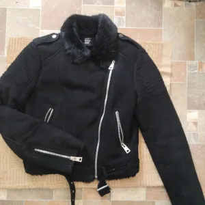 Zara jakna - monton xs