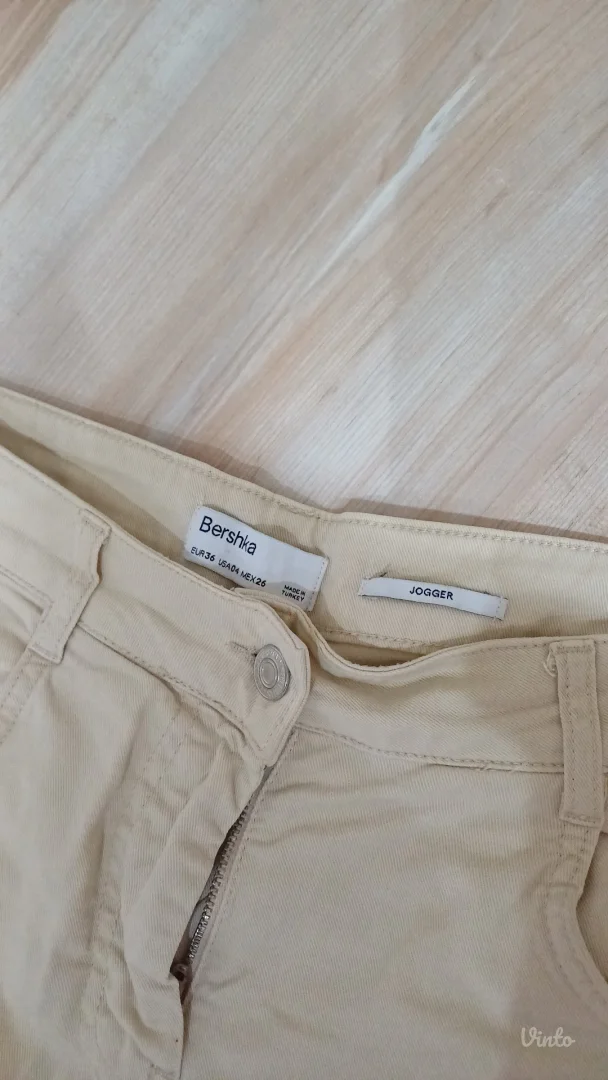 bershka pantalone