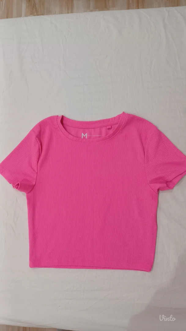 pink crop top