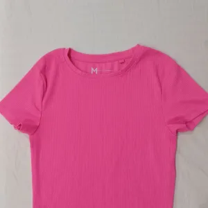 pink crop top