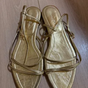 Massimo Dutti sandale