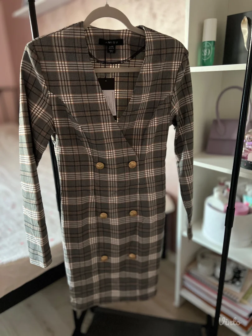 Amisu haljina sa etiketom