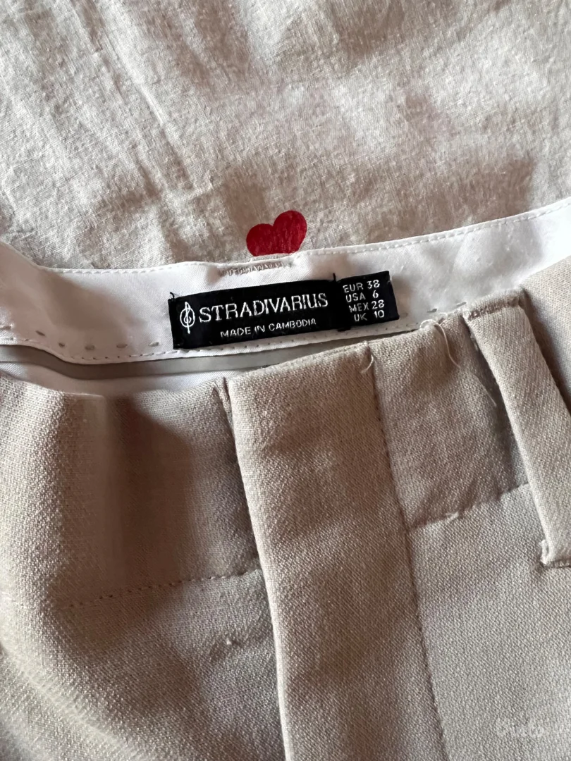 Stradivarius lepršave pantalone