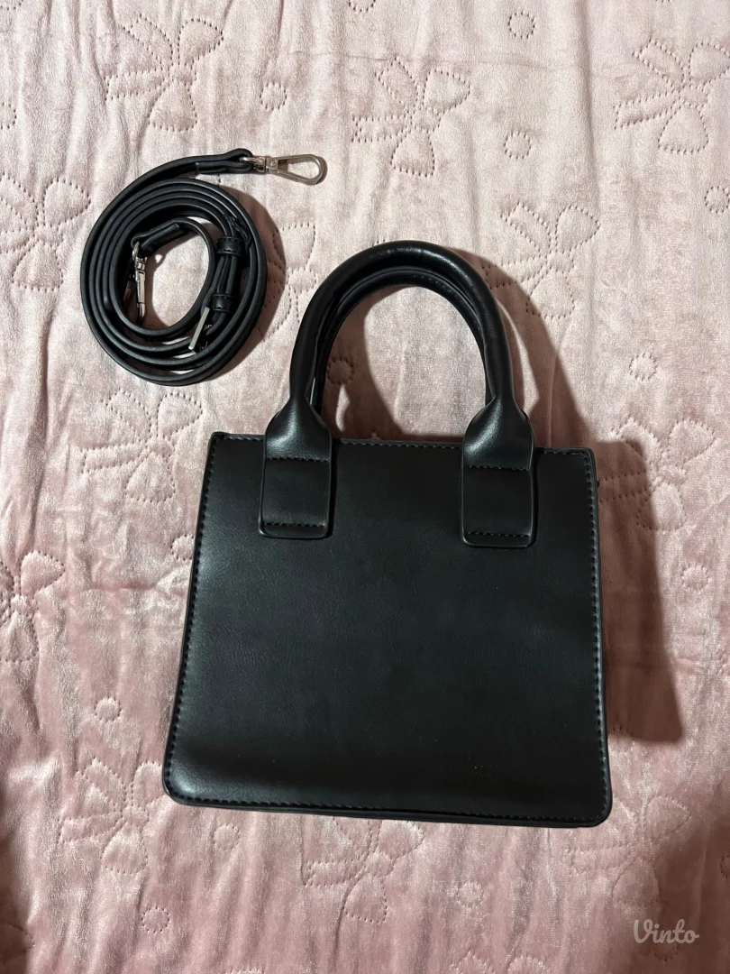 Reserved crna torbica